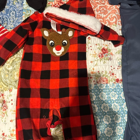 Lot of 4 18 mon Christmas outfits, Rudolf, Knome, Santa, Toy Story - Picture 2 of 5